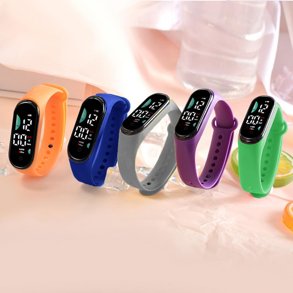 Kinderen kijken verjaardagscad - Smartwatch Touch recensie en prijs