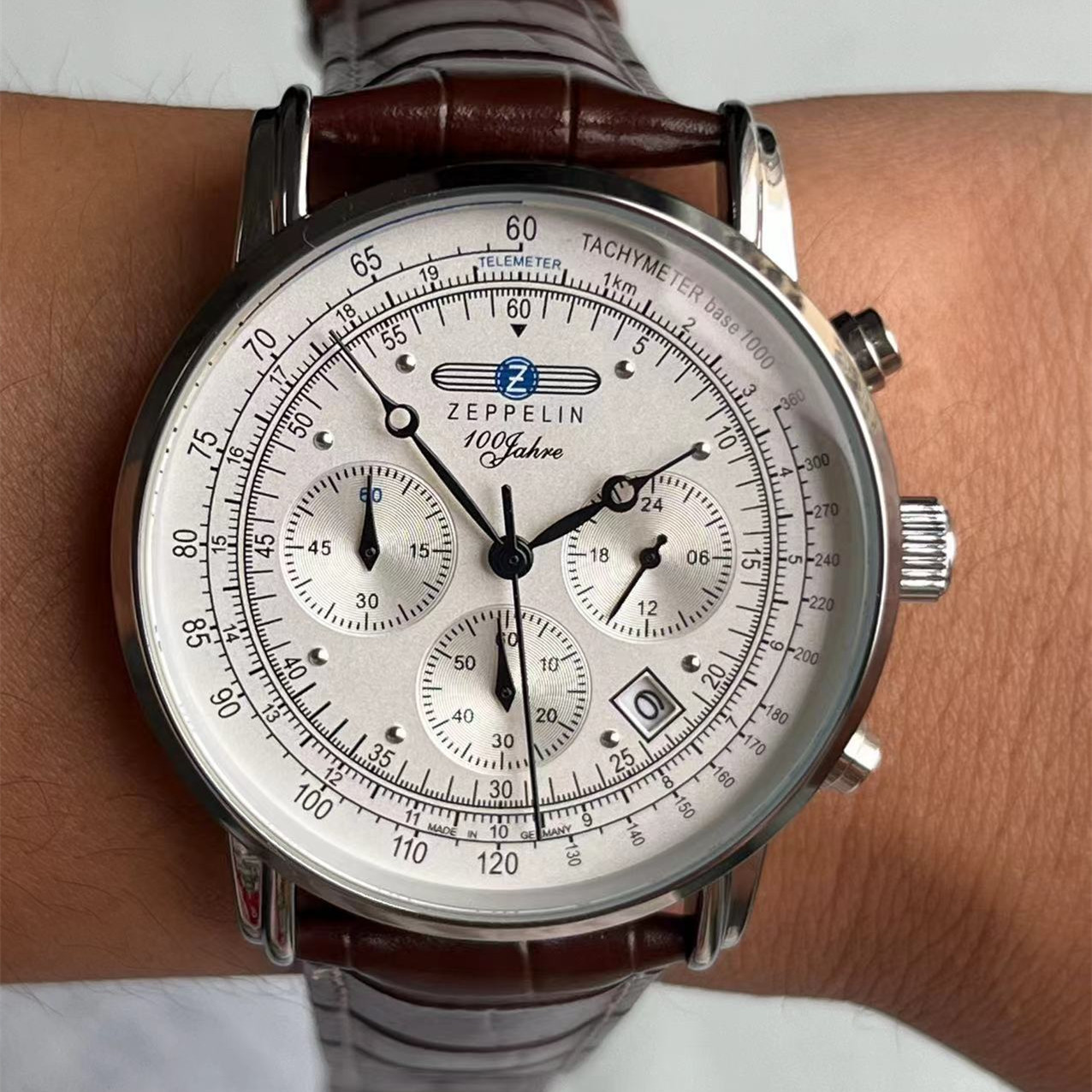 Nieuwe Zeppelin-serie automati - Smartwatch Touch recensie en prijs