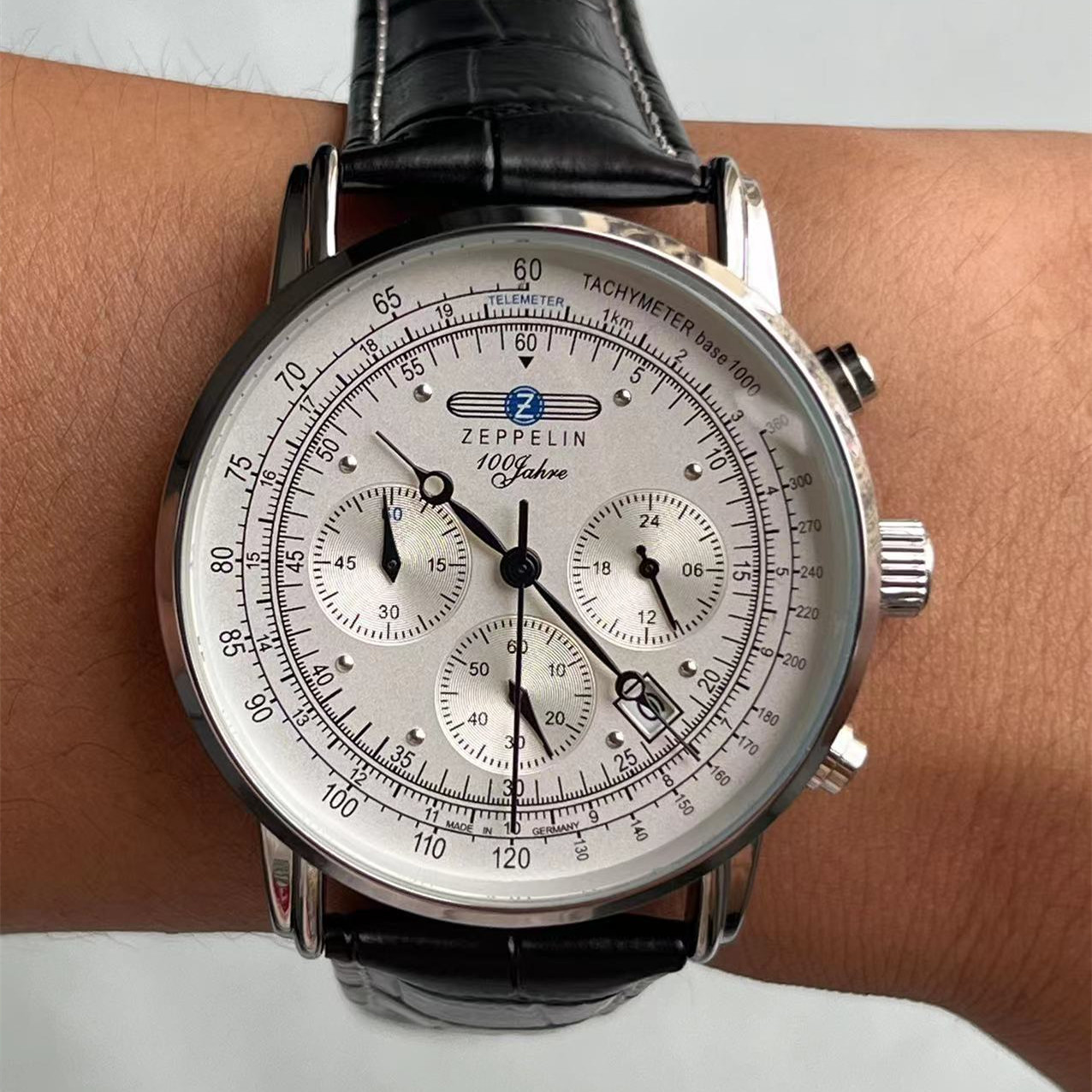Nieuwe Zeppelin-serie automati - Smartwatch Touch recensie en prijs